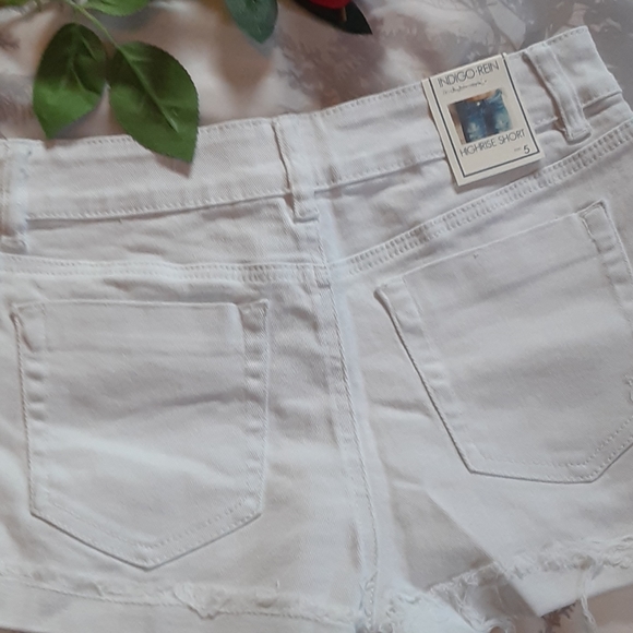 ⚘NWT High Rise Shorts - Picture 3 of 5
